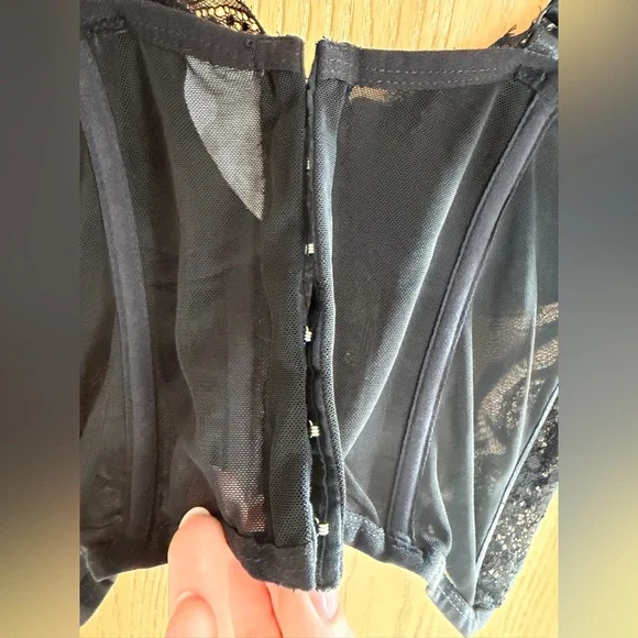 KATHY Vintage-Inspired Whimisgoth Feminine Edgy Glam Black Lace Corset Top Sz M - Picture 11 of 16